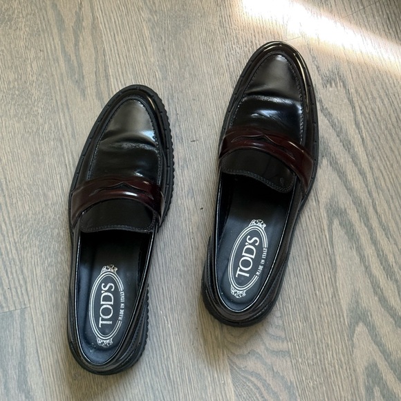 Tod’s Black & Burgundy Leather Loafers – Size 37.5 - Picture 1 of 10
